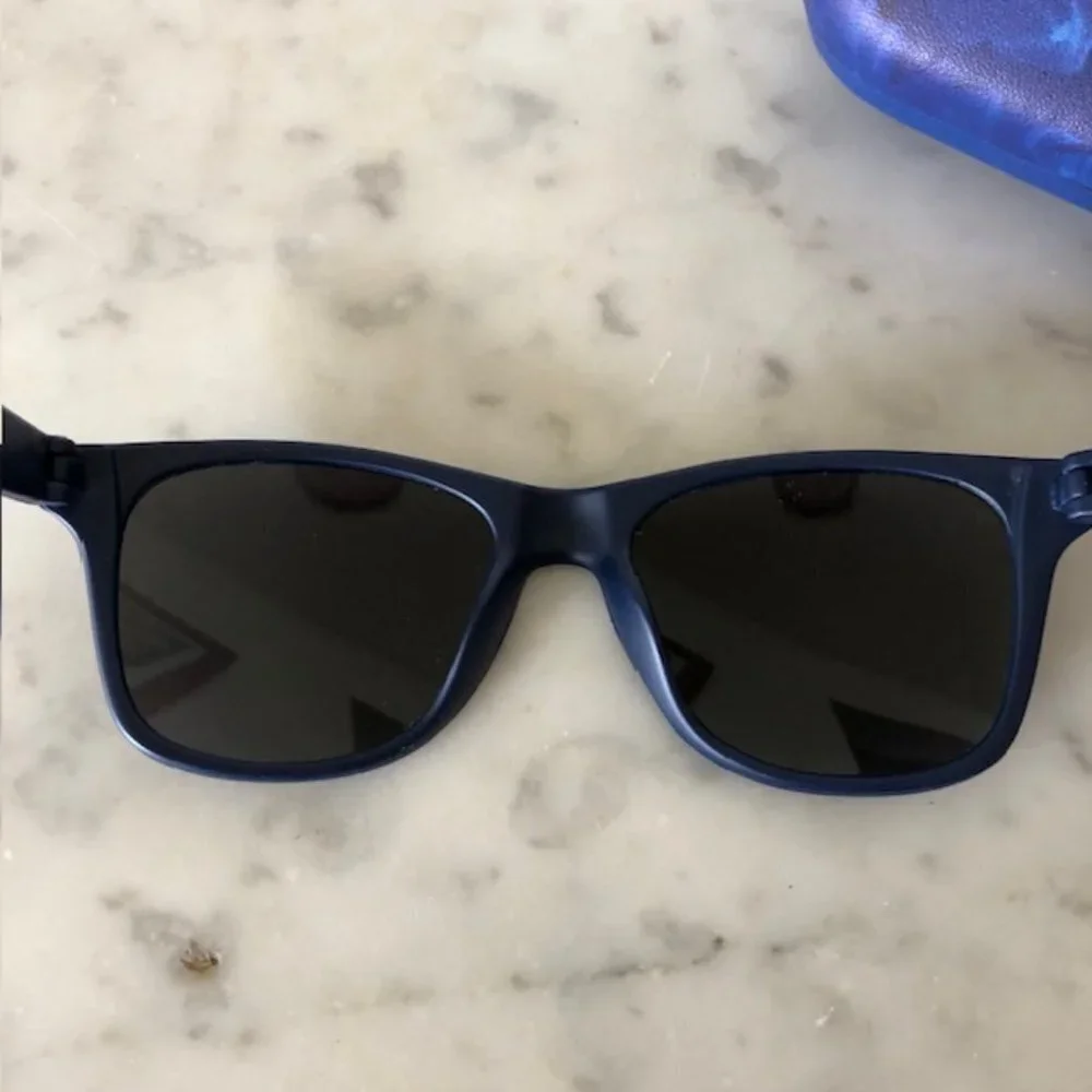 TOMMY BAHAMA Kids Navy Sunglasses & Shark Hard Case